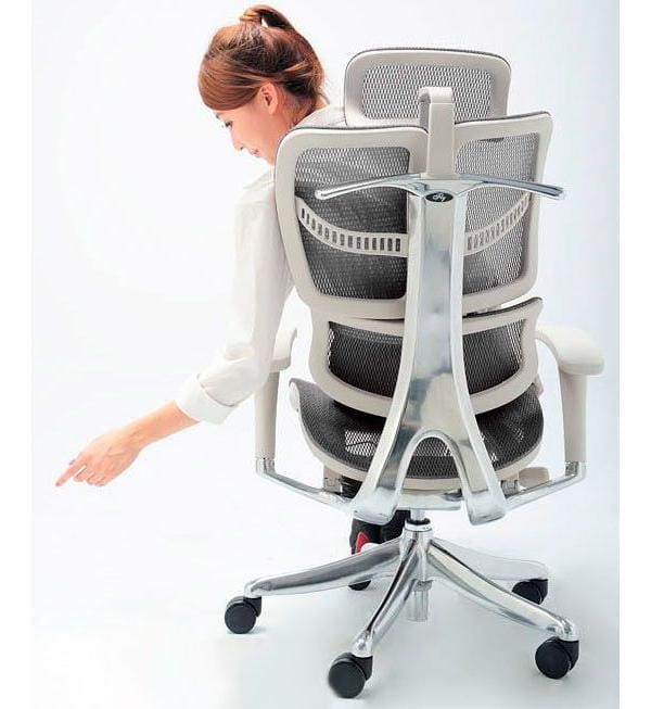 Эргономичное кресло Expert Fly с выдвижной подножкой